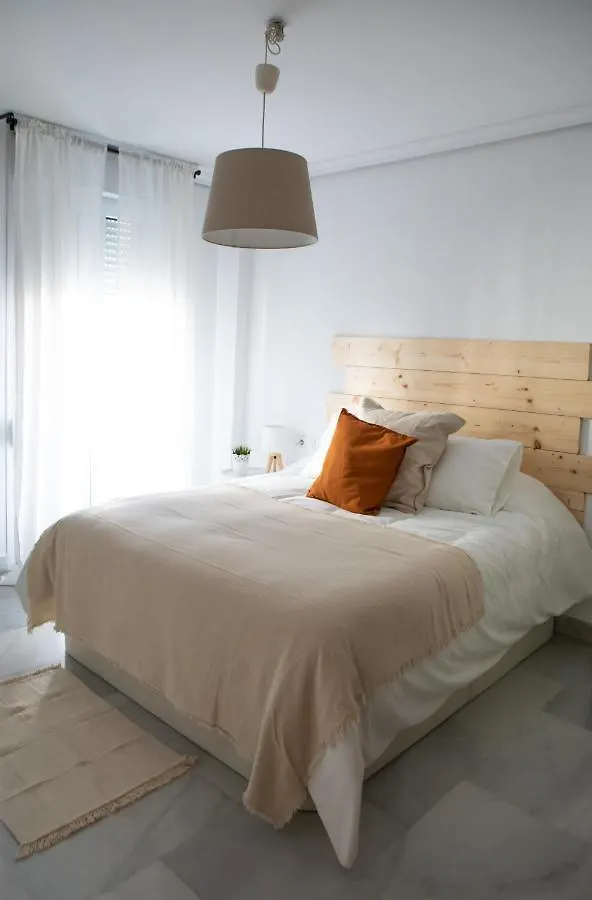 Homely Malaga Larios