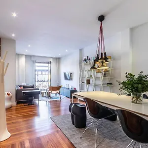 https://piso-de-diseno-junto-al-casco-viejo.bilbaohotelsspain.com